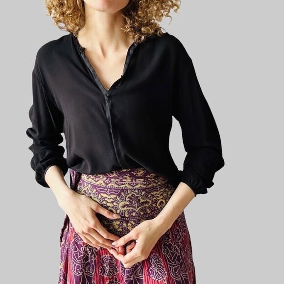 FLANNEL Black Lace Back Silk Trim Blouse – Size 0 (S) – Australian Quiet Luxury - Picture 6 of 11